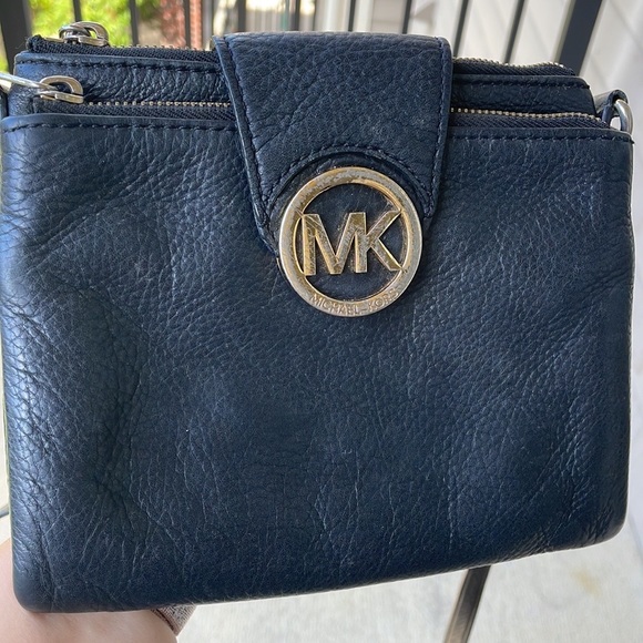 Michael Kors Fulton crossbody bag small black pebbled leather gold logo - Picture 3 of 12